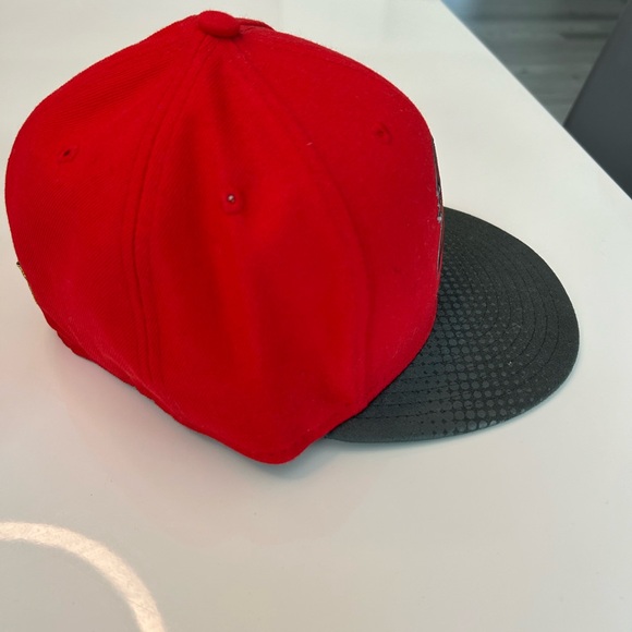 Tampa Bay Buccaneers hat - Picture 3 of 5